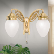 двухламповое настенное бра с каплевидными матовыми плафонами и декоративными завитками