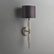 настенное бра с текстильным абажуром и изогнутым кронштейном
