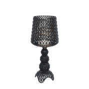 настольная лампа с чёрным перфорированным плафоном