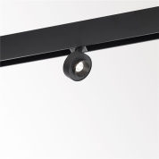 трековый светильник на гибком шинопроводе с направленным источником света для различных систем