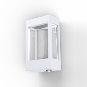 настенный уличный светильник с белым корпусом и датчиком движения