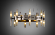 подвесная линейная люстра с множеством вертикальных стеклянных цилиндров