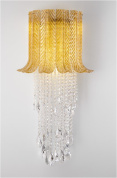 настенный светильник с золотистым гофрированным абажуром и каскадом хрустальных подвесок