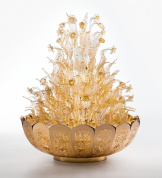 напольный светильник с декоративной чашей и стеклянными элементами в виде листьев