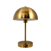 настольная лампа с полусферическим плафоном из латуни на цилиндрической подставке