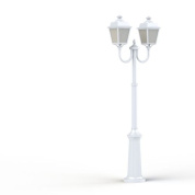 уличный фонарный столб с тремя плафонами в белом корпусе