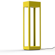 торшер жёлтого цвета с алюминиевым корпусом прямоугольной формы