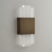 настенный светильник с прозрачными стеклянными ламелями и металлическим блоком