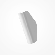 настенный светильник белого цвета с изогнутым рассеивателем