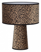 настольная лампа с текстильным абажуром в леопардовом принте и устойчивым основанием