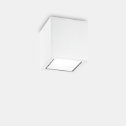 уличный потолочный светильник квадратной формы белого цвета