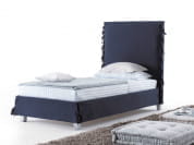 White Односпальная кровать со съемным покрывалом и высоким изголовьем Casamania & Horm
