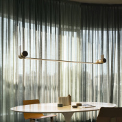 подвесной светильник с двумя шарообразными плафонами на перекладине