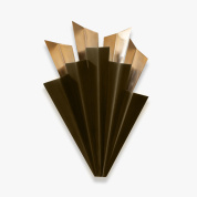 настенный светильник с геометрическим корпусом в форме веера из металла