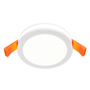 встраиваемый потолочный светильник с белым корпусом и мягким светорассеиванием