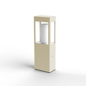 садовый столбик бежевого цвета с прямоугольным корпусом и прозрачными вставками