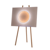 напольный торшер с круглым рассеивателем на треноге