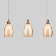 трёхламповый подвесной светильник с вытянутыми стеклянными плафонами каплевидной формы