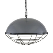 подвесной светильник с металлическим полусферическим плафоном и защитной клеткой фабричного стиля