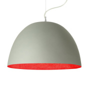 подвесная люстра с округлым купольным плафоном и красной внутренней поверхностью