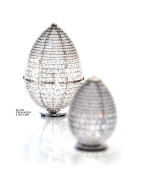 настольная лампа с декоративным сетчатым плафоном в форме капли
