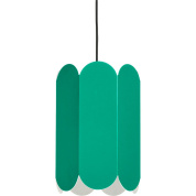 подвесной светильник с составным абажуром из вертикальных панелей в зелёном цвете