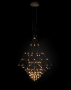 подвесная люстра с каскадной композицией из мелких световых элементов