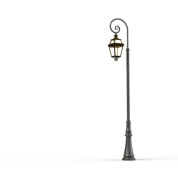 фонарный столб с декоративным кронштейном и плафоном в форме фонаря