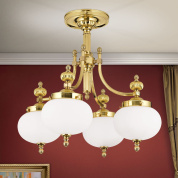 подвесная люстра с четырьмя матовыми купольными плафонами в золочёной арматуре