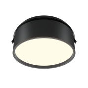 встраиваемый потолочный светильник черного цвета с широким корпусом