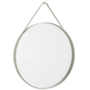 круглое настенное зеркало на ремешке