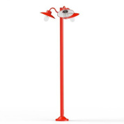 двухрожковый уличный фонарь ярко-красного цвета