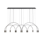 подвесной светильник с металлическими арками и черной платформой