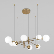 подвесная люстра с шарообразными стеклянными плафонами на латунной штанге