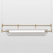 подвесной светильник с вытянутым корпусом на штанге в латунной отделке