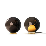 настольный светильник с тёмными стеклянными плафонами округлой формы