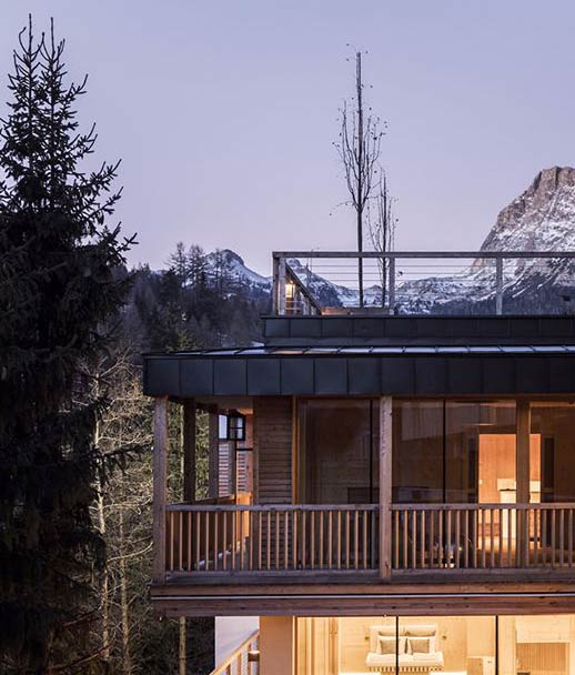 Chic Mountain Retreat: отель Роза Альпина