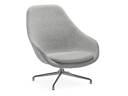 кресло-лоунж на крестовидной базе с подлокотниками