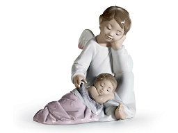 1008549 Lladro My Guardian Angel фарфоровая фигурка ангела, обнимающего ребёнка