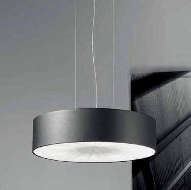 подвесной светильник цилиндрической формы черный