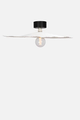 настенно-потолочный светильник с шаровым плафоном и латунной арматурой