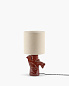 B1924015-305 Lighting By Marie Serax Настольная лампа с глянцевым красным основанием и текстильным абажуром — фото 1