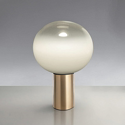 1805140A Artemide Laguna настольная лампа с шаровидным рассеивателем и металлической подставкой бронзового оттенка