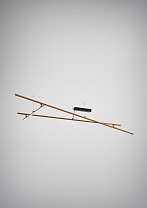 потолочный светильник бронзового цвета с вытянутым корпусом