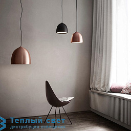 54400508 Fritz Hansen Suspence подвесной светильник с розовым металлическим плафоном