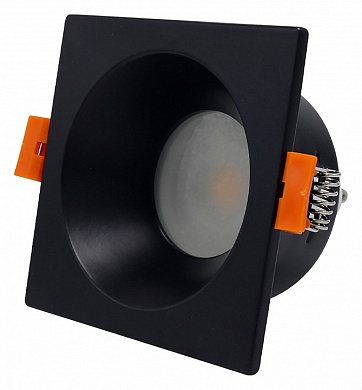 встраиваемый потолочный светильник черного цвета квадратной формы