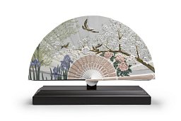 Фарфоровый веер с ирисами и цветами вишни Iris and Cherry Flowers Lladro, лимитированная серия 01001936