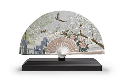 Фарфоровый веер с ирисами и цветами вишни Iris and Cherry Flowers Lladro, лимитированная серия 01001936