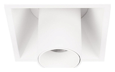 встраиваемый потолочный светильник квадратной формы белого цвета