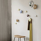 03272 Muuto Dots Крючок деревянный Ø13 см, бордовый — фото 2